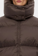 Завантажте зображення в переглядач галереї, BEOMDSGN | Пуховик оверсайз
