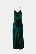 Завантажте зображення в переглядач галереї, SERENITY | Шовкова сукня-комбінація &quot;Flatter midi&quot; Emerald
