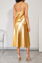 Завантажте зображення в переглядач галереї, SERENITY | Шовкова сукня-комбінація midi &quot;Josey&quot; Gold metallic
