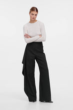 Завантажте зображення в переглядач галереї, VIGO | Штани на запах HUGO
