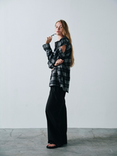 Завантажте зображення в переглядач галереї, TANGLE | Картата сорочка з надірваними рукавами
