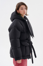 Завантажте зображення в переглядач галереї, ШИПÉЛИК | Пухокуртка, щоб прикрашати
