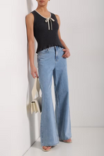 Завантажте зображення в переглядач галереї, WARM HUGS ONLY | В'язаний топ з вовни мериноса
