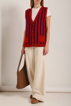 Завантажте зображення в переглядач галереї, WARM HUGS ONLY | Безрукавка в смужку
