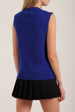 Завантажте зображення в переглядач галереї, WARM HUGS ONLY | Безрукавка HUGS
