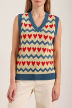 Завантажте зображення в переглядач галереї, WARM HUGS ONLY | Жіночий жилет ручної роботи Sweetheart
