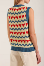 Завантажте зображення в переглядач галереї, WARM HUGS ONLY | Жіночий жилет ручної роботи Sweetheart
